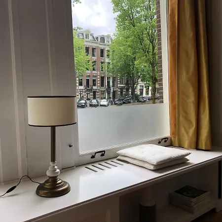 The Monumental Canal House Anna Apartment