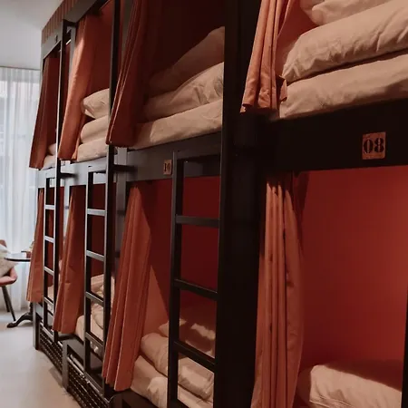 Durty Nelly's Hostel